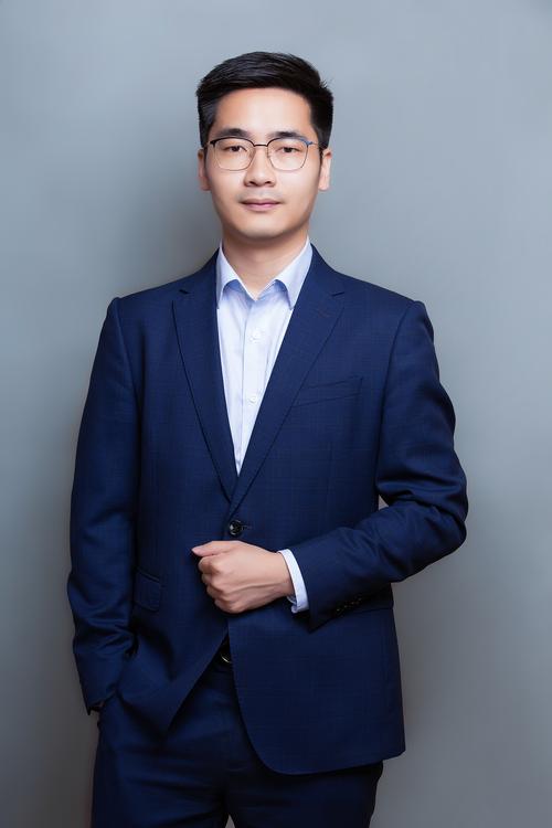 胡颜意 导演 & 创意总监